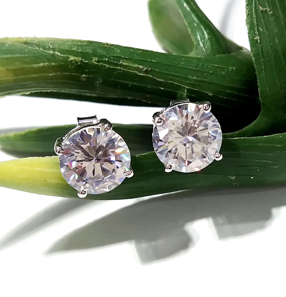 Beautiful White Zircon Faceted Stud Earrings, 925 Starling Silver Earring, Natural Zircon Gemstone Round Shape Stone Size 8x8mm Gift For Her