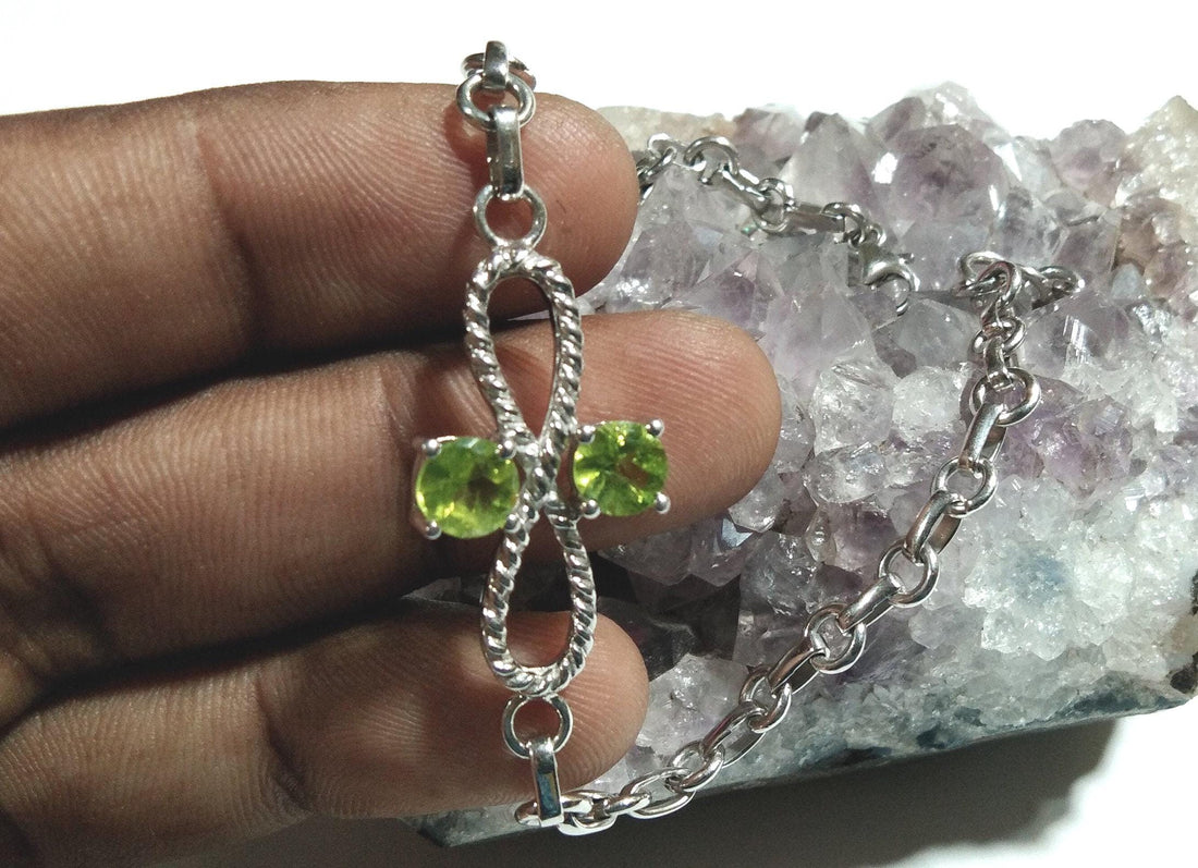 Natural Peridot Bracelet, Handmade Bracelet for Women, 925 Sterling Silver Jewelry, Peridot Handcuff Bracelet, Wedding Glam Hand Jewelry.