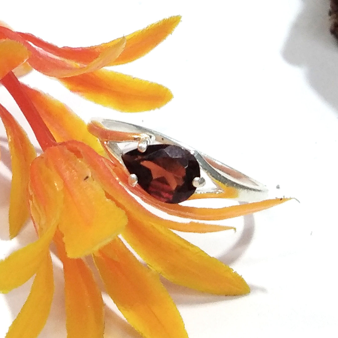 Beautiful Natural Garnet Gemstone Ring, 925 Solid Starling Silver Ring Jewelry Stone Size 7x5mm Good Red Garnet Ring Stone Gift Promise Ring