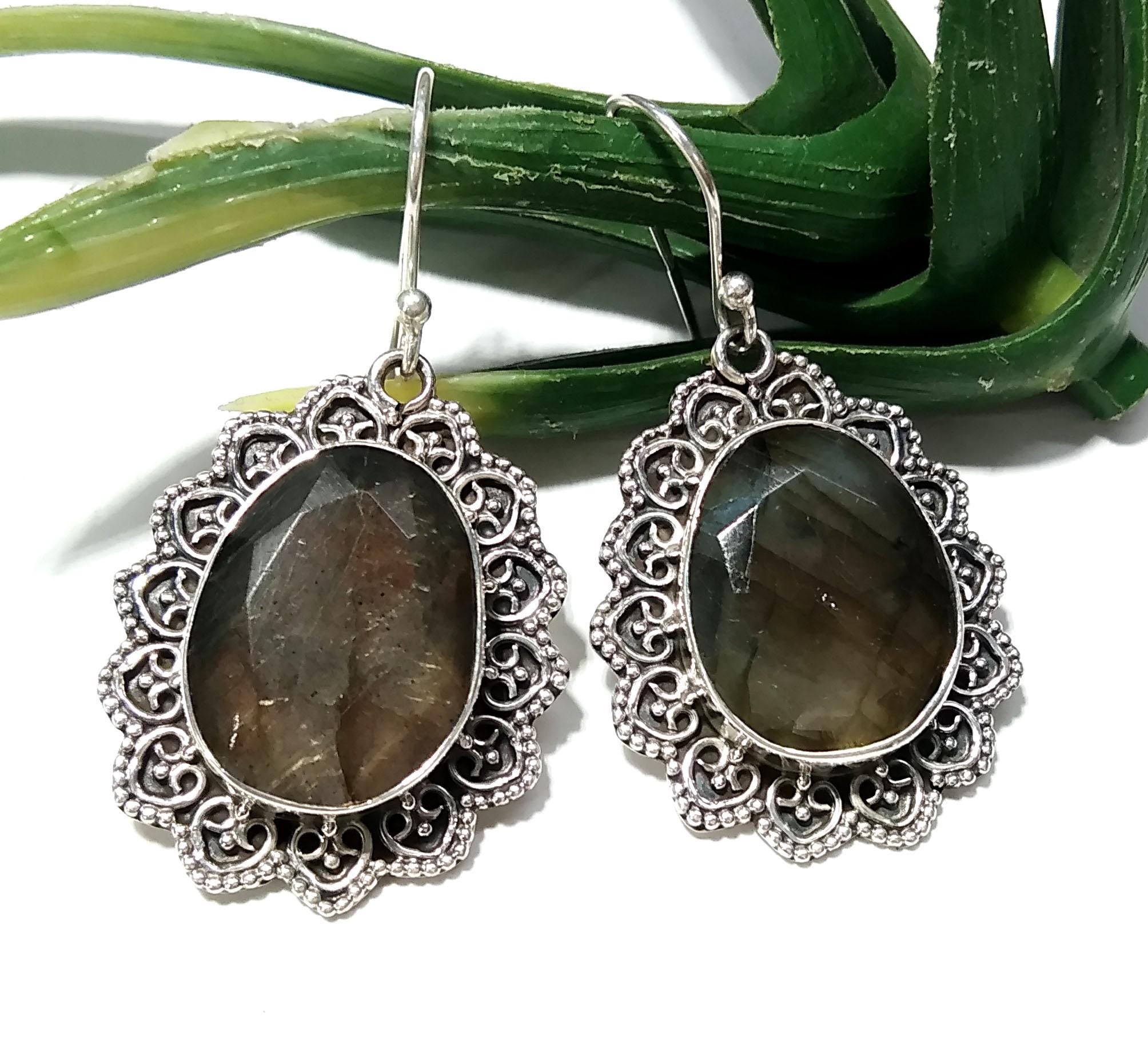 Natural Gemstone Labradorite Earring, 925 Solid Sterling Silver Earring, Good Quality Gemstone Labradorite Faceted Earring, For Girls/Women.