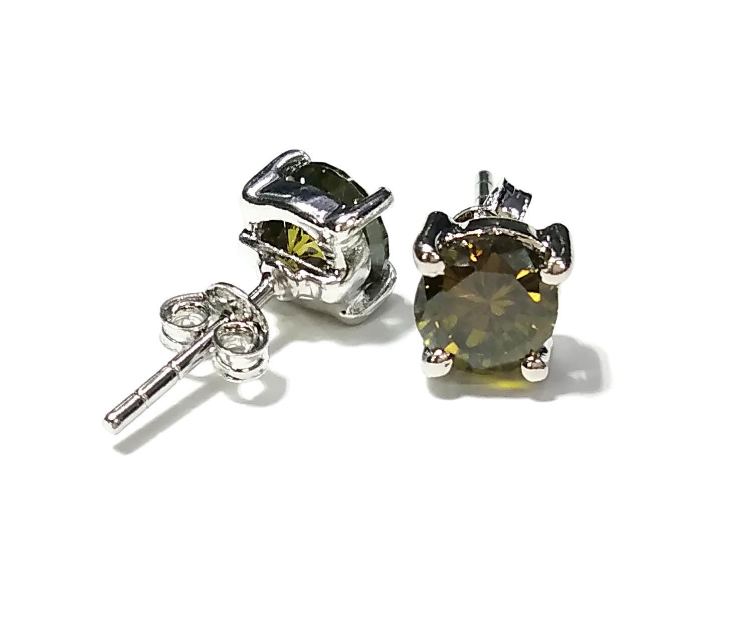 Natural Peridot Gemstone Stud Earring, 925 Starling Silver Jewelry Earring, Peridot Gemstone Round Shape Stone Size 7x5mm Gift For Her