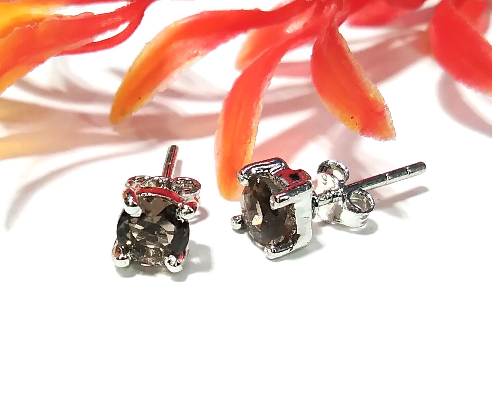 Natural Smoky Quartz Stud Earrings, 925 Starling Silver Earring Jewelry, Smoky Quartz Gemstone Round Shape Stone Size 5x5 mm Gift For women.