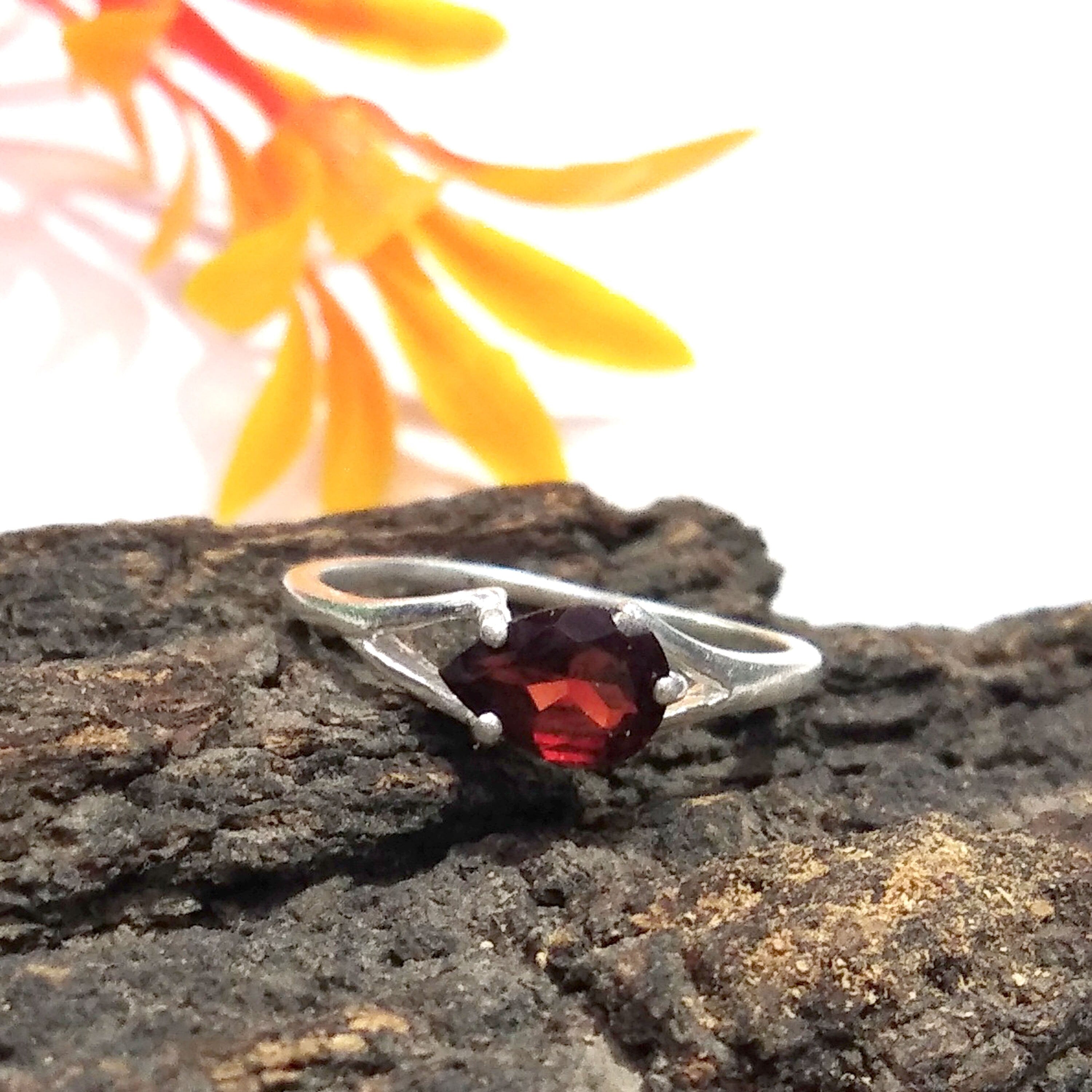 Beautiful Natural Garnet Gemstone Ring, 925 Solid Starling Silver Ring Jewelry Stone Size 7x5mm Good Red Garnet Ring Stone Gift Promise Ring