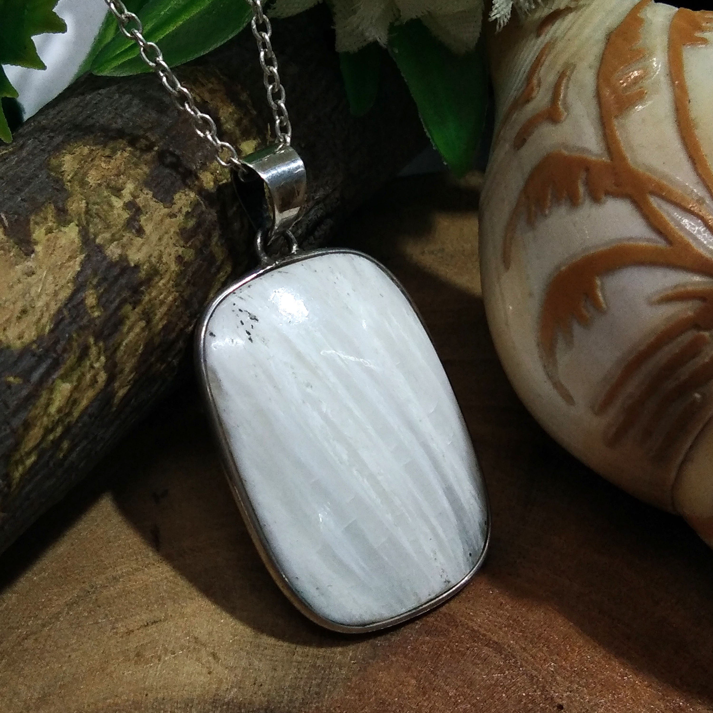Natural White Scolecite Gemstone Pendant Necklace Chain, 925 Starling Silver Pendant Necklace, Handmade Jewelry Stone Size 30x21 mm Pendant