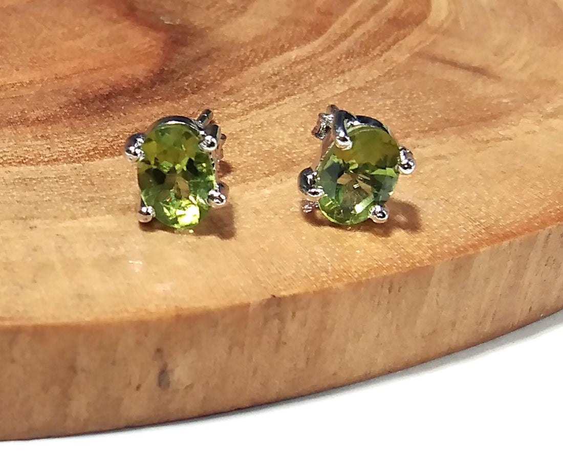 Natural Peridot Gemstone Stud Earrings, 925 Starling Silver Jewelry Earring, Peridot Gemstone Oval Shape Stone Size 7x5mm Gift For Her