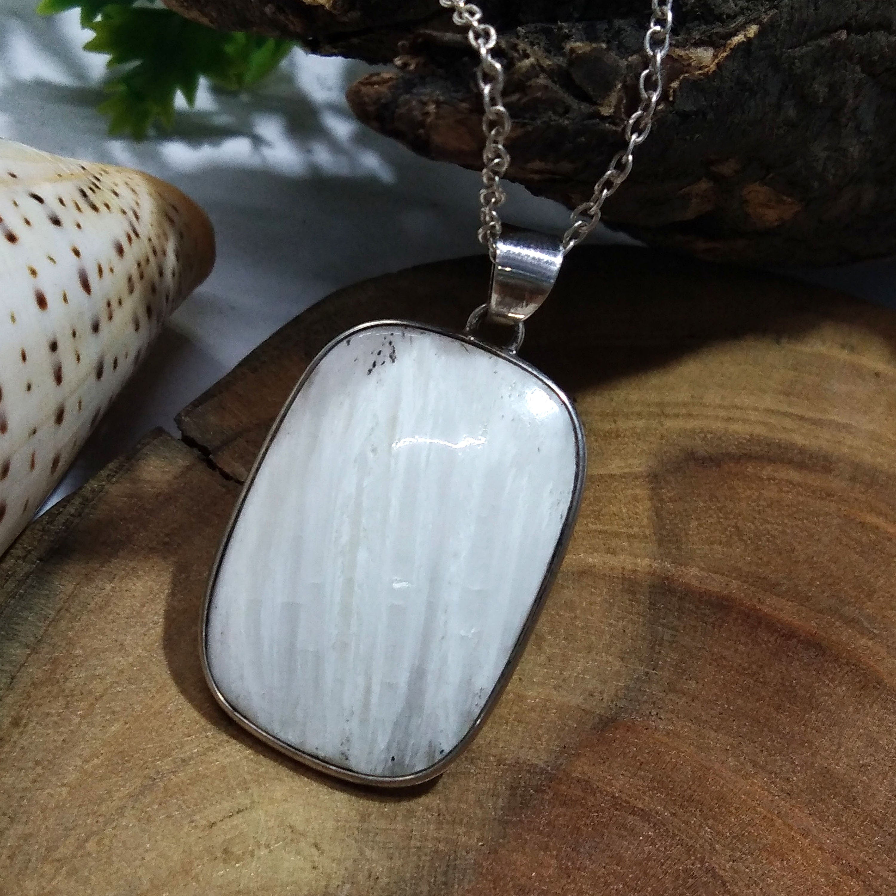 Natural White Scolecite Gemstone Pendant Necklace Chain, 925 Starling Silver Pendant Necklace, Handmade Jewelry Stone Size 30x21 mm Pendant