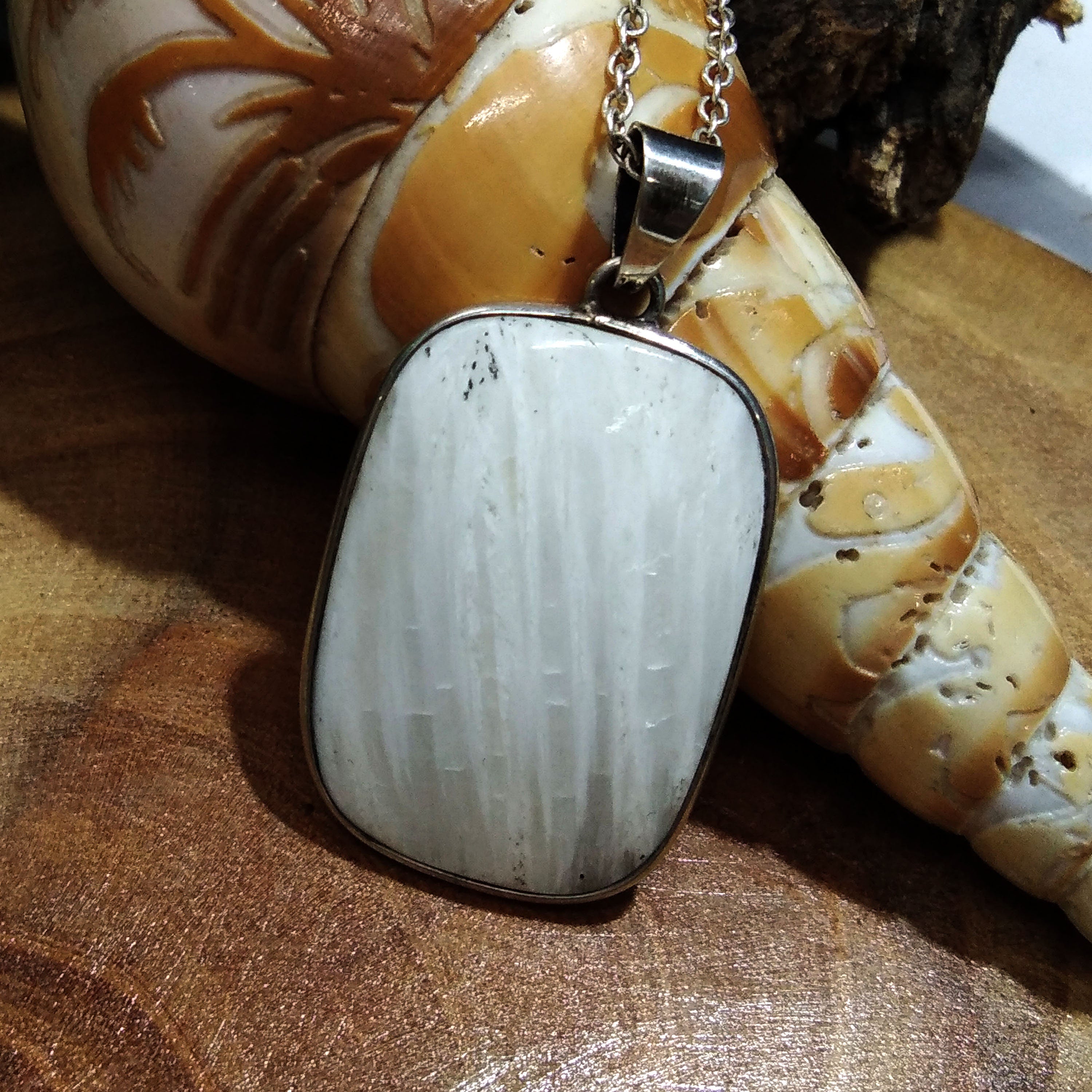 Natural White Scolecite Gemstone Pendant Necklace Chain, 925 Starling Silver Pendant Necklace, Handmade Jewelry Stone Size 30x21 mm Pendant