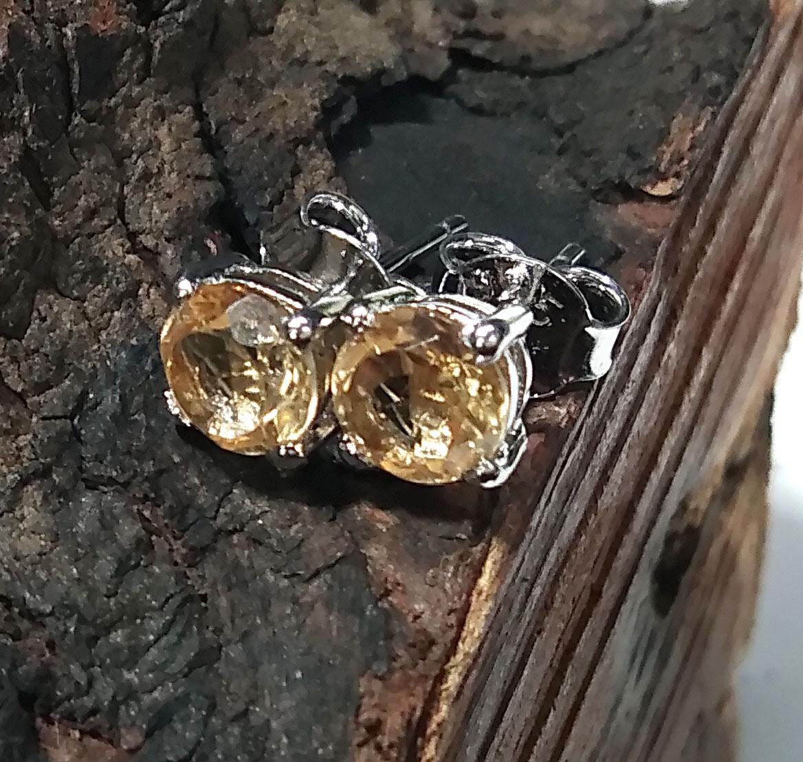 Natural Citrine Faceted Stud Earring, 925 Starling Silver Jewelry Earring Amazing Citrine Gemstone Round Shape Stone Size 6x6mm Gift For Her