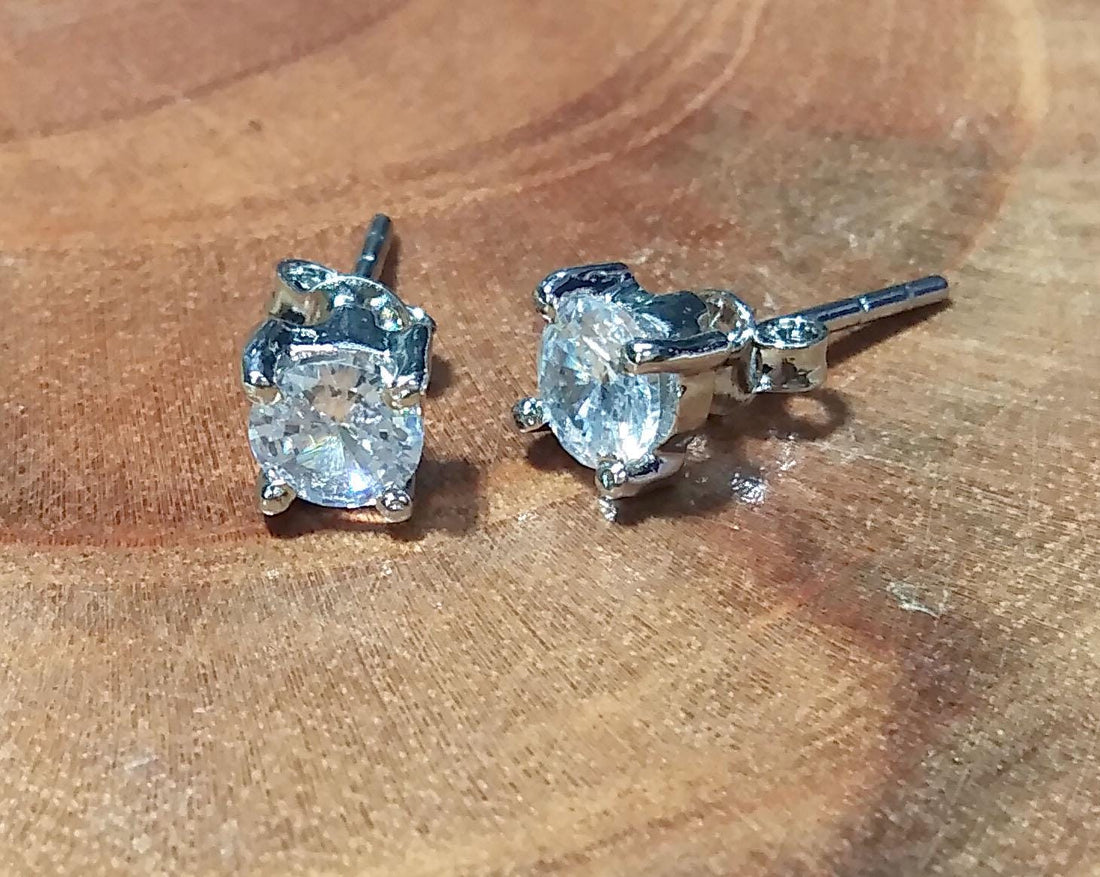 Beautiful White Zircon Faceted Stud Earrings, 925 Starling Silver Earring, Natural Zircon Gemstone Round Shape Stone Size 5x5mm Gift For Her