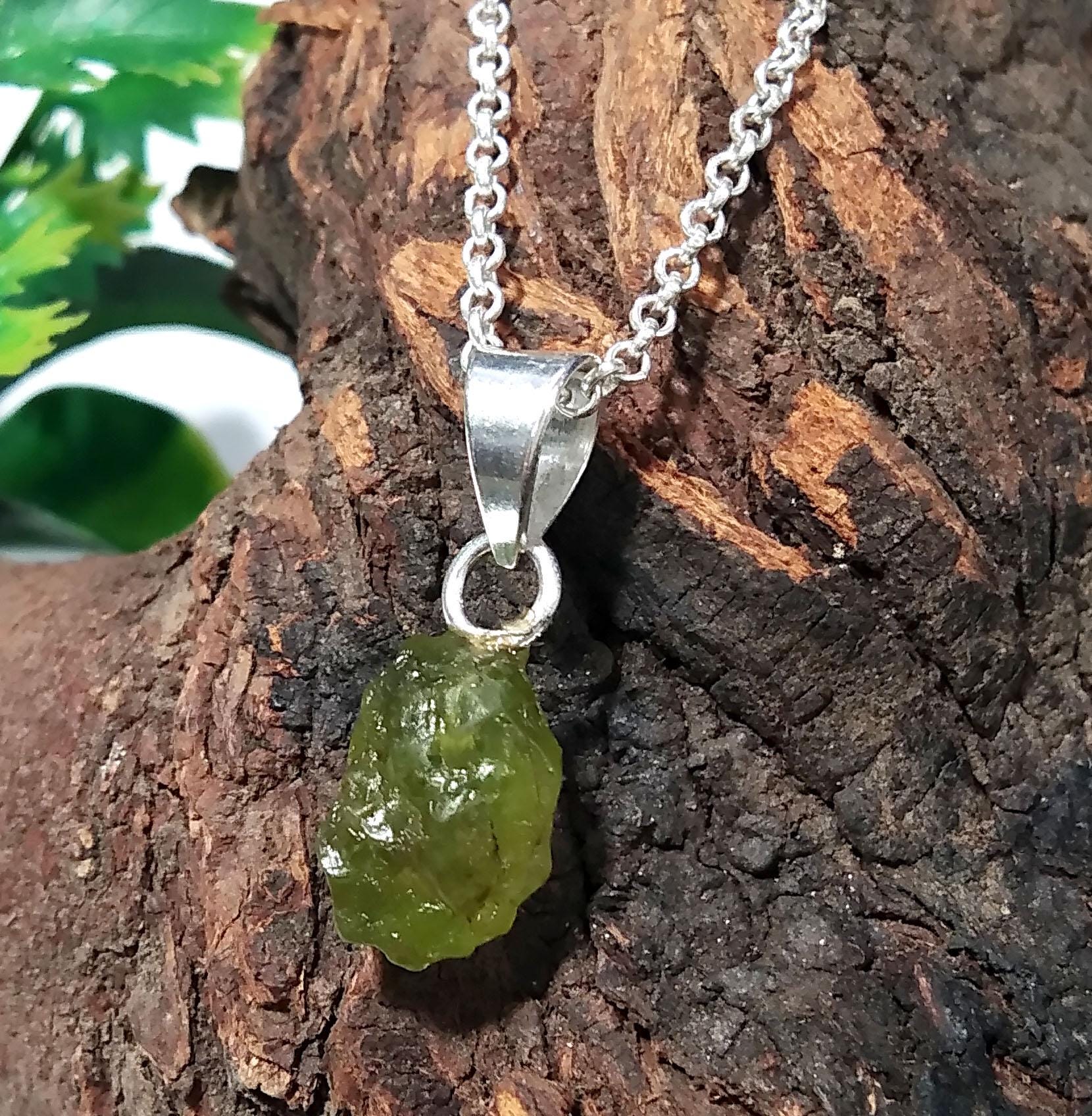 Natural Peridot Rough Gemstone Pendant Chain Necklace, 925 Silver Pendant Necklace, Handmade Pendant, Girls & Women Pendant, Wedding Gift