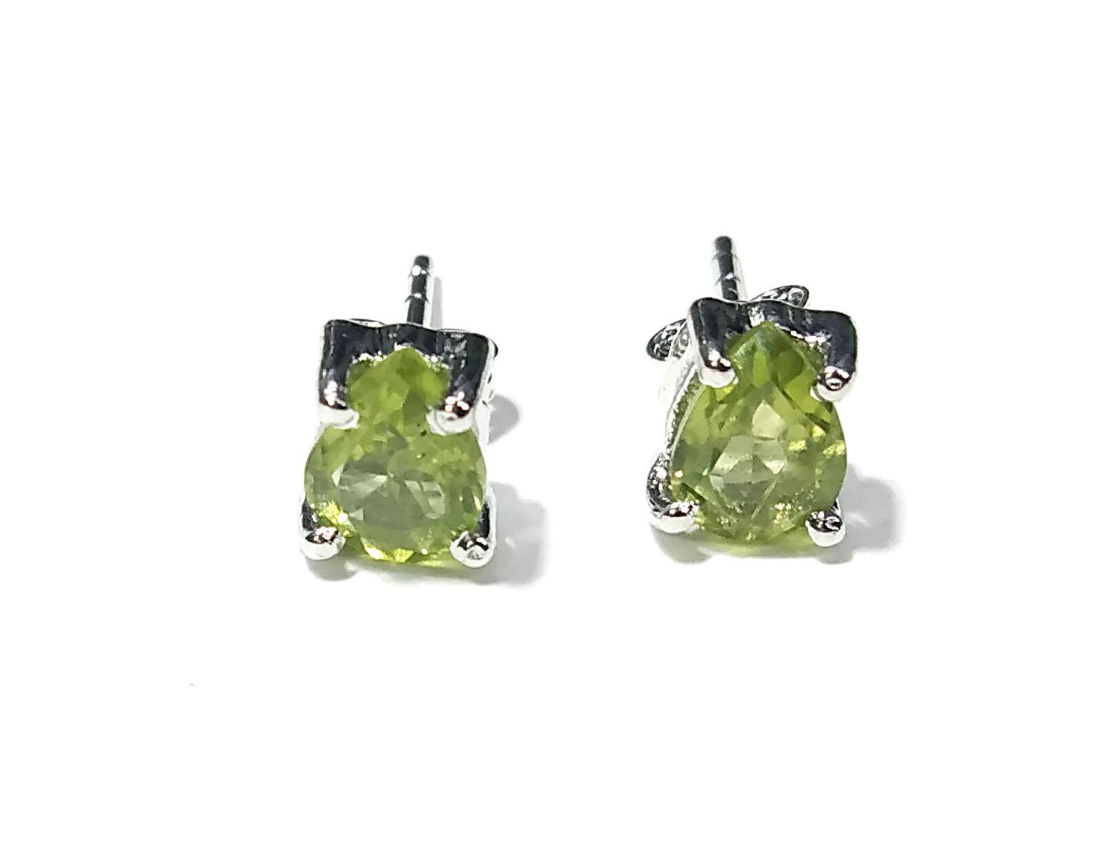 Natural Peridot Gemstone Stud Earrings, 925 Starling Silver Jewelry Earring, Peridot Gemstone Pear Shape Stone Size 7x5mm Gift For Her