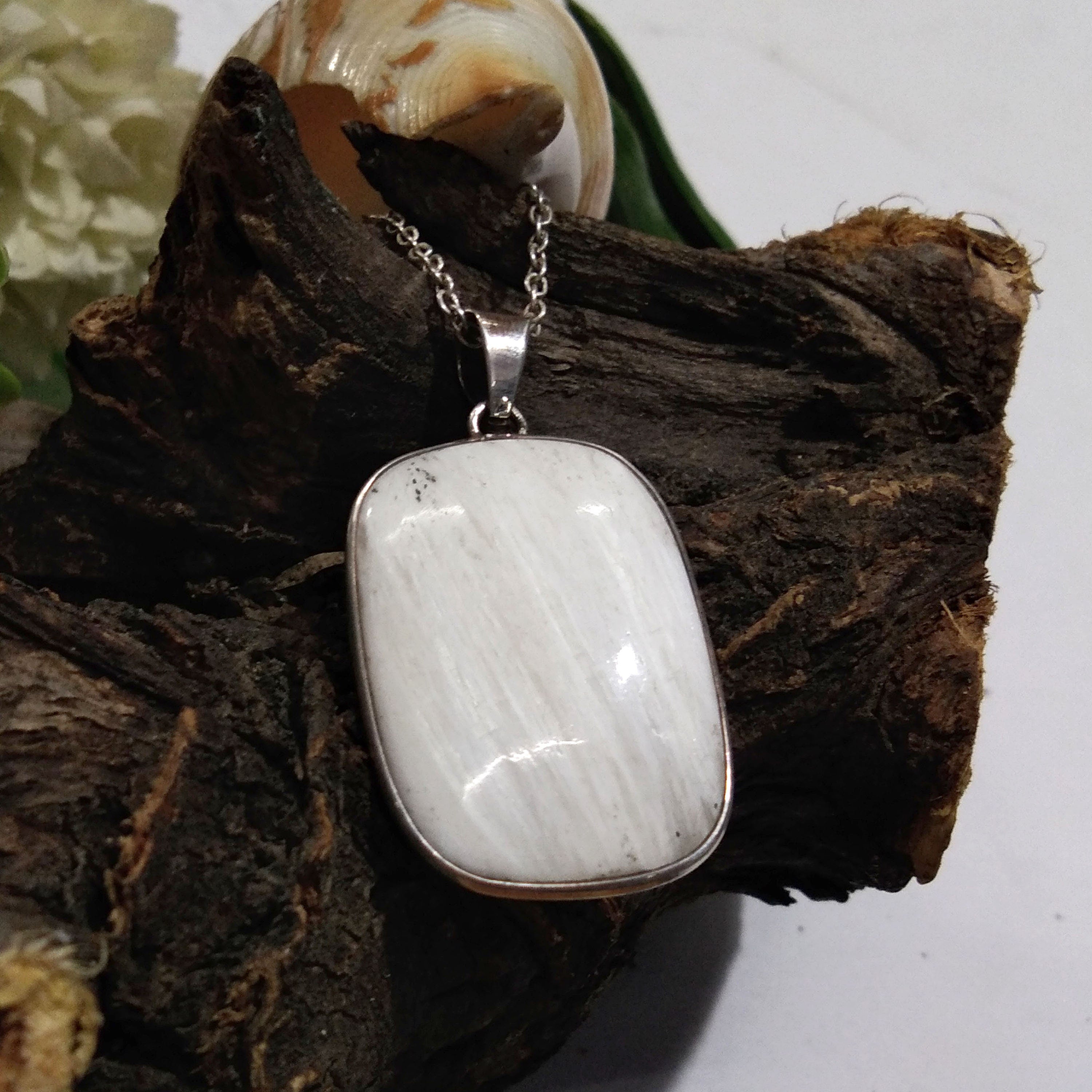 Natural White Scolecite Gemstone Pendant Necklace Chain, 925 Starling Silver Pendant Necklace, Handmade Jewelry Stone Size 30x21 mm Pendant